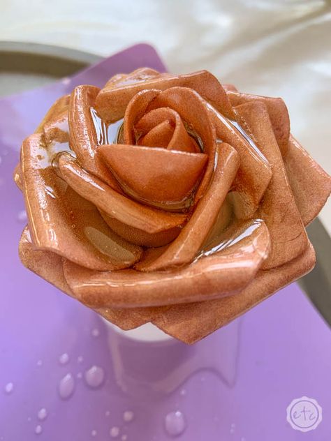 Save the Bouquet: Preserving Flowers in Resin - Happily Ever After, Etc. Easy Crochet Rose, Preserving Flowers, Dried Flowers Diy, Flowers In Resin, Resin Crafts Tutorial, Bouquet Preservation, Diy Resin Projects, Memorial Flowers, Preserved Roses