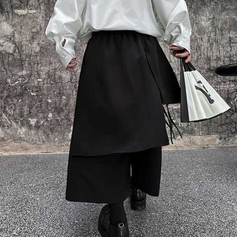 It is the best for mood conversion Modern Kimono Dress, Mens Wide Leg Pants, Japanese Pants, Hakama Pants, Sukajan Jacket, Japanese Uniform, Tokyo Streets, Japanese Socks, Bamboo Print