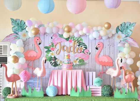 Flamingo Decorations Party Birthday, Flamingo Themed First Birthday Party, Flamingo Birthday Decor, Flamingo Birthday Ideas, Birthday Stage Design, Flamingo Themed Party Backdrop, Flamingo Birthday Party Decorations Diy, Flamingo Decorations Party, Flamingo Themed Party Decoration