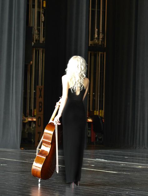 Cello Photoshoot, Cello Photography, Senior Photo Shoot, Music Student, Senior Photoshoot, Cap And Gown, Senior Photo, Senior Pics, Graduation Announcements