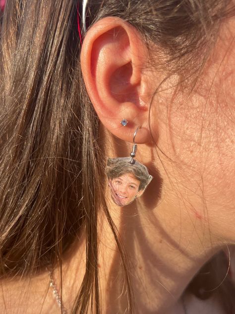 Louis Tomlinson, Happy Day, From Home, Ear Cuff, Piercings, Diamond Earrings, Breaking News, Spain, Entertainment