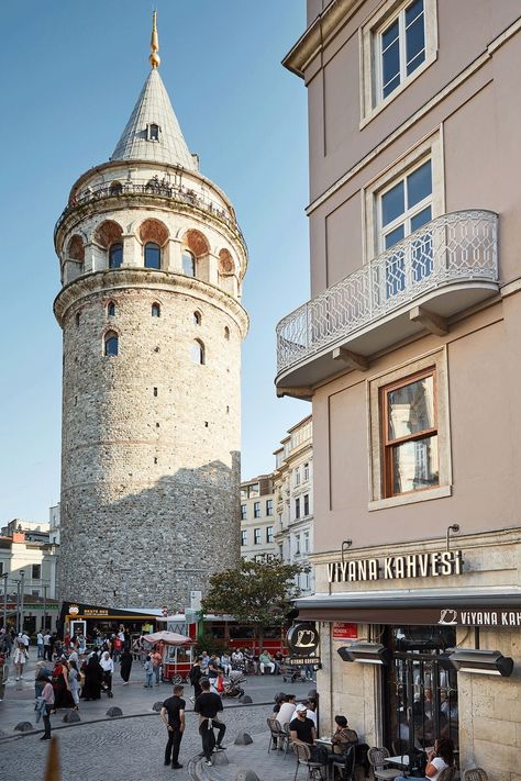 Budapest Ruin Bar, Beyoglu Istanbul, Galata Bridge, Turkey Travel Guide, Bar Scene, Blue Mosque, Grand Bazaar, Turkey Travel, House Museum