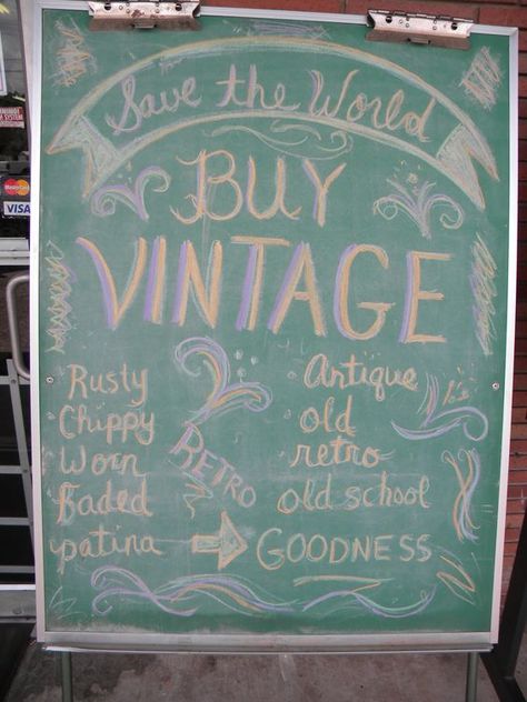 Flea Market Display, Thrifty Crafts, Flea Market Booth, Antique Booth Ideas, Vintage Chalkboard, Thrift Store Shopping, All Are Welcome, Thrift Store Crafts, Market Displays