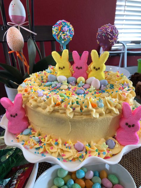 Easter Peep Cake, Easter Sheet Cake, Sheet Cake Decorating Ideas, Sheet Cake Decorating, Peep Cake, Easter Cake Designs, Easter Themed Cakes, Easter Desserts Cake, Peeps Cake