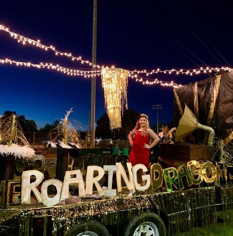 Roaring 20s Homecoming Float, Roaring 20s Parade Float Ideas, Roaring 20s Parade Float, Roaring 20s Float Ideas, Hoco Floats Ideas, Hoco Parade Float Ideas, Hoco Float Ideas, Hoco Floats, Run Through Signs