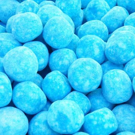 Bonbons bleus Oc Aesthetic, Kind Of Blue, Light Blue Aesthetic, Blue Food, Neon Aesthetic, Gum Arabic, Kny Oc, Blue Raspberry, Photo Wall Collage