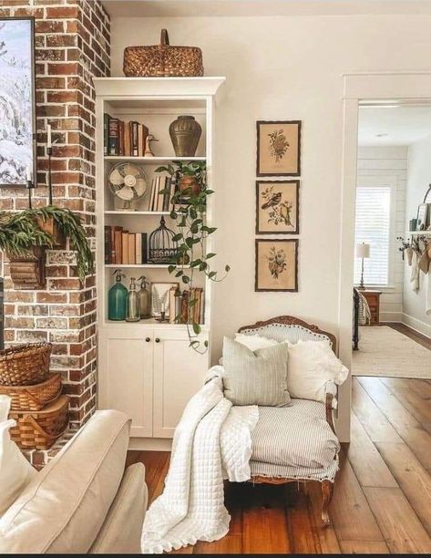 Fireplace Makeovers, Style Aesthetics, Style Deco, Living Room Inspo, A Living Room, Dream House Decor, Antique Stores, Living Room Inspiration, Dream Home Design