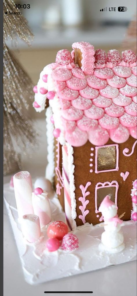 Ginger Bread Competition Ideas, Gingerbread House Pastel, Pink Gingerbread House Ideas, Taylor Swift Gingerbread House, Barbie Gingerbread House, Preppy Gingerbread House, Gingerbread House Pink, Pastel Gingerbread House, White Gingerbread House