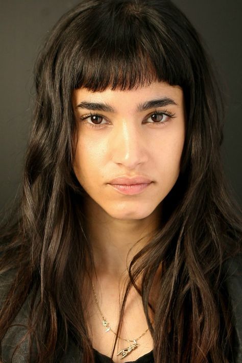 Sofia Boutella 앞머리 스타일, Sofia Boutella, Best Beauty Tips, Grunge Hair, Fesyen Wanita, Hairstyles With Bangs, Hair Goals, Cortes De Cabello Corto, New Hair