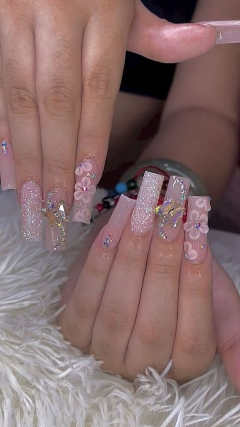 Pink Nails For Sweet 16, 15 Quinceanera Nails Pink, Buchi Fresa Nails Pink, 19th Birthday Nails Acrylic, Pink Acrylic Nails Designs Glitter, Square Nail Designs Ombre, Quince Nails Pink And Gold, Pink Quince Nails Medium, Quince Nails Simple