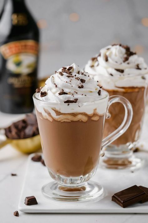 Baileys Hot Chocolate - Texanerin Baking Baileys Hot Chocolate Recipe, Hot Chocolate Baileys, Baileys Hot Chocolate, Vegan Baileys, Hot Chocolate Recipe Homemade, Baileys Coffee, Homemade Irish Cream, Healthy Hot Chocolate, Baileys Recipes