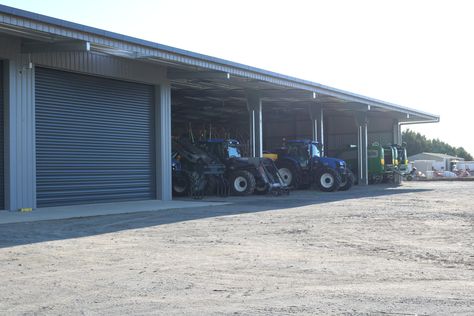 Machinery Shed, Barn Garage Ideas, Farm Storage Buildings, Farm Storage, Concrete Floor Coatings, Prefab Garages, Metal Building Designs, Barn Shop, Farm Shed