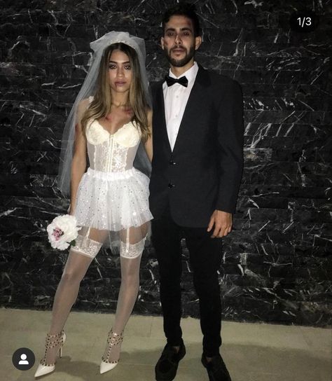 Bride Halloween Costume Couple, Bride Groom Halloween Costume, Dead Groom And Bride Costume, Halloween Bride And Groom Costume, Scary Bride And Groom Costumes, Bride And Groom Costume Halloween, Killer Bride Costume Halloween, Scary Bride Costume, Dead Bride And Groom Costume