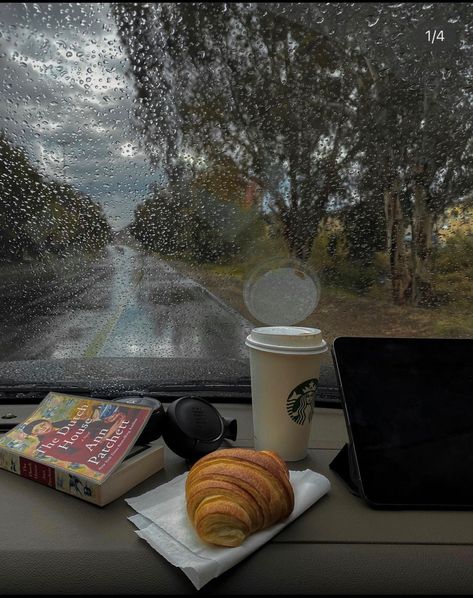 Vida Aesthetic, Fall Aesthetic Pictures, Rain And Coffee, Cozy Rainy Day, Herbst Bucket List, Rainy Day Aesthetic, Fall Mood Board, Autumn Rain, Cozy Aesthetic