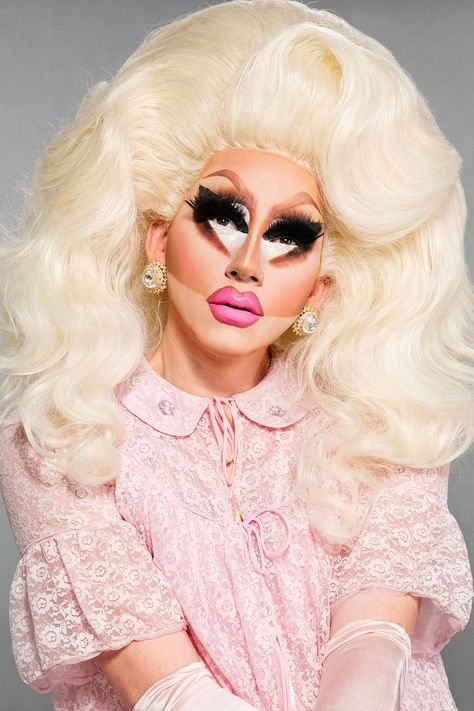 Drag makeup, Drag has historically had influence in the beauty industry from Vaudeville to present day, 2018  Image retrieved from Cosmopolitan Drag Wigs, Drag Queen Outfits, Drag Make-up, Trixie Mattel, Drag Queen Makeup, Trixie And Katya, Drag Makeup, Queen Makeup, Queen Fashion