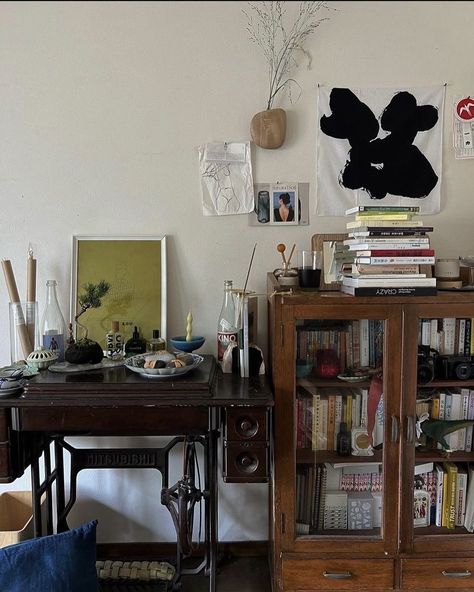 Inspiration for the bag charm drop on 9/30 ❤️ Minimal Artsy Apartment, Room Of One's Own, Dreamy Room, Dream Apartment, Apartment Inspiration, Eclectic Home, The Bag, Interior Inspo, My New Room