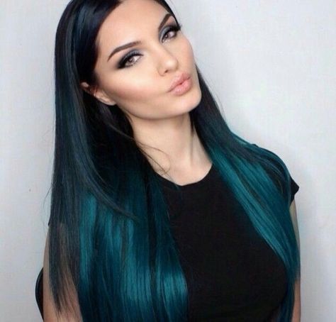 Petrol blue. Turquoise Hair Color, Kylie Hair, Latest Hair Color, Teal Hair, Turquoise Hair, Black Hair Extensions, Dye Ideas, Long Hair Color, Fantasy Hair