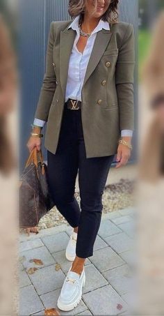 Ținute Business Casual, Fashionable Work Outfit, Blazer Outfits For Women, Stylish Work Attire, Business Casual Outfits For Work, Green Blazer, Classy Work Outfits, Stylish Work Outfits, Ținută Casual