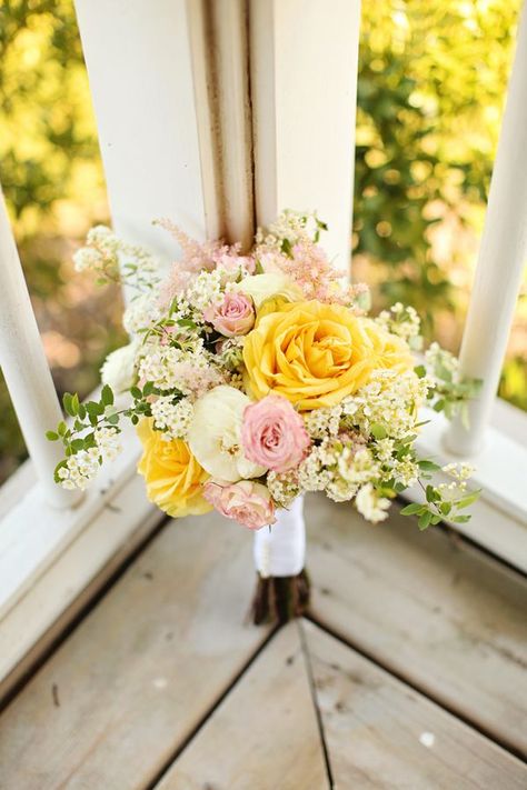 Pink Yellow Weddings, Yellow Wedding Bouquet, Yellow Wedding Theme, Spring Wedding Bouquets, Yellow Bouquets, Yellow Wedding Flowers, Spring Wedding Bouquet, Summer Wedding Bouquets, Wedding Bouquets Pink