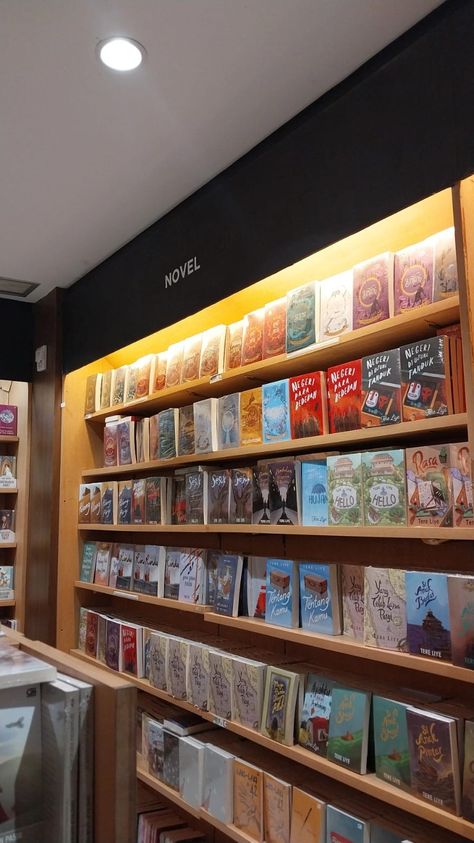 Gramedia Gramedia Aesthetic Novel, Foto Novel Aesthetic, Bumi Series, Aesthetic Frame, Novel Wattpad, Bookstore Aesthetic, Foto Pin, Kebaya Muslim, Favorite Picture