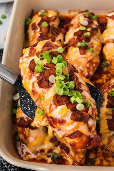 Bacon bbq chicken recipe - easy bbq bacon chicken recipe Bbq Chicken With Bacon And Cheese, Dinner Ideas With Bacon, Bbq Bacon Chicken, Bacon Bbq Chicken, Stuff Chicken, Chicken Bacon Recipes, Easy Veggie Side Dish, Bbq Chicken Breast, Bbq Dishes