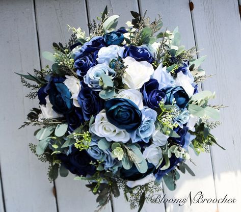 Blue Wedding Flowers Bouquet, Blue Wedding Flower, Navy Blue Wedding Theme, Heather Wedding, Ivory Bridal Bouquet, Ivory Bouquet Wedding, Dark Blue Wedding, Wedding Flowers Roses, Bridal Bouquet Blue