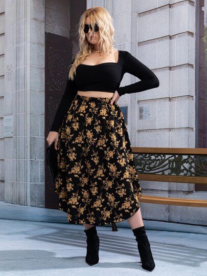 Plus Allover Floral Print Skirt | SHEIN USA Long Skirt Outfits, Look Plus Size, Looks Street Style, Floral Print Skirt, Plus Size Kleidung, Plus Size Skirts, Curvy Girl Outfits, Alternative Outfits, Mode Inspo