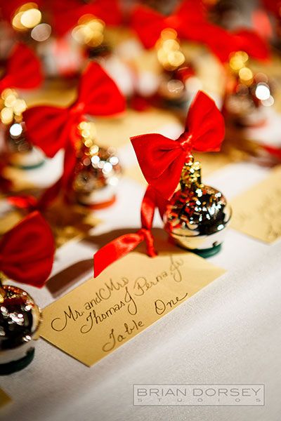 No Christmas-themed wedding is complete without darling ornament escort cards tied with a bow. Christmas Wedding Bouquets, Winter Wonderland Wedding Theme, Fall Country Wedding, Christmas Wedding Themes, Christmas Wedding Inspiration, Wedding Cake Images, Christmas Wedding Decorations, White Winter Wedding, Winter Wedding Bouquet