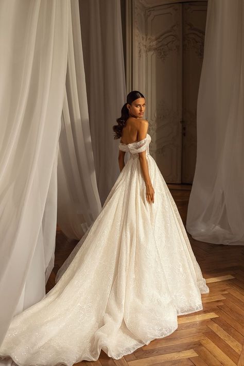 Wedding Ball Gown Dresses With Sleeves, Ballgown Wedding Dress Sparkly, Dream Future, Fairy Tale Wedding Dress, Buy Wedding Dress, Simple Wedding Dress, Pretty Wedding Dresses, Wedding Plan, Dream Wedding Ideas Dresses