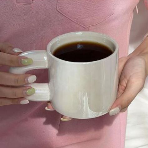 Indulge in a touch of elegance and charm as you sip from this iridescent pearl white ceramic mug. Make an ideal gift. 🎁 ✨CLICK THE LINK IN BIO TO SHOP Chunky Mug, Chunky Pearls, Iridescent Pearl, Ceramics Ideas, Kawaii Style, White Cups, Super Chunky, Gift Product, Popular Items