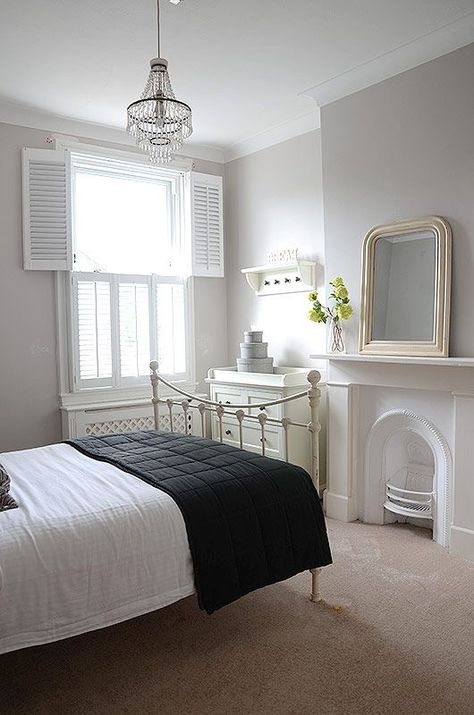 Modern Victorian Bedroom, Victorian Bedroom, Modern Ideas, Bedroom Fireplace, Cottage Bedroom, Kitchen Stove, Modest Swimwear, Spare Bedroom, Beautiful Bedrooms