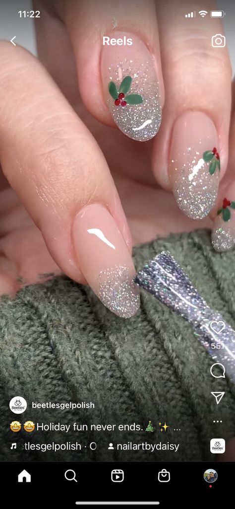 Sparkly Christmas Nails, Christmas Nails Glitter, Metallic Nails Design, Nail Art Noel, Christmas Gel Nails, Nail Art Designs Videos, Christmas Nail Designs, Xmas Nails, Christmas Nail Art