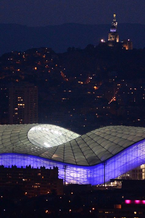 Et si on regardait un film au stade Vélodrome à Marseille ? | Vogue Paris Marseille Aesthetic, France Marseille, Velodrome Marseille, Marseille T Shirt, Marseille France Photography, Football Manager, Football Icon, My Place, World Football