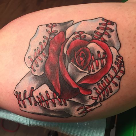 #tattoobymark at #dinosaurstudiotattoo of a #baseball #rose #tattoo… Baseball Rose Tattoo, Baseball Mom Tattoo, Sports Tattoos Women, Softball Tattoos For Women, Baseball Tattoo Ideas For Women, Cj Tattoo, Softball Tattoos, Hunter Pictures, Baseball Tattoo