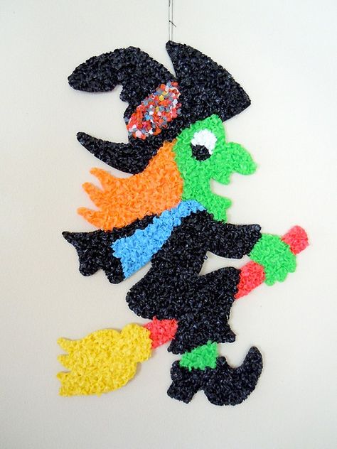 1970s Melted Plastic Popcorn Halloween Wall Decorations Popcorn Halloween, Popcorn Decorations, Halloween Popcorn, Vintage Halloween Witch, School Halloween, Halloween Witch Decorations, Melted Plastic, Halloween Wall Decor, Vintage Witch