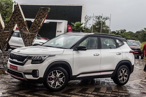 The all new Kia Seltos White Color! #Seltos #KiaSeltos #KiaMotorsIN Kia Seltos White, Toyota Runner, Korean Cars, Kia Seltos, Cars Collection, Kia Motors, London Style, Car Repair Service, Motivational Picture Quotes