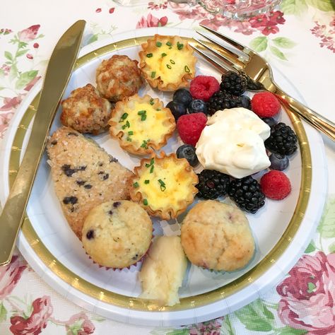 Royal Breakfast Food, Tea Party Breakfast, Royal Breakfast, Creative Appetizers, Royal Food, Dr Food, Royalty Dr, Party Breakfast, Tea Etiquette