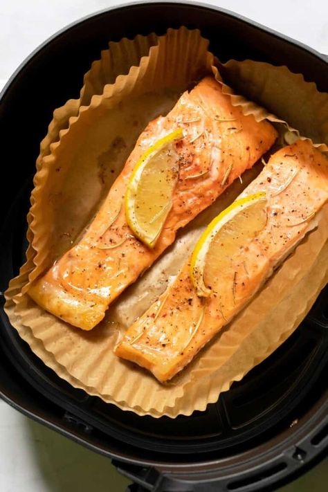 20 Air Fryer Salmon Recipes to Impress: Quick and Tasty Dinner Ideas Chefman Air Fryer, Air Fryer Recipes Potatoes, Quick Family Dinners, Air Fryer Salmon, Impressive Recipes, Air Fryer Recipes Chicken, Healthy Meals To Cook, Air Fryer Healthy, Easy Diets