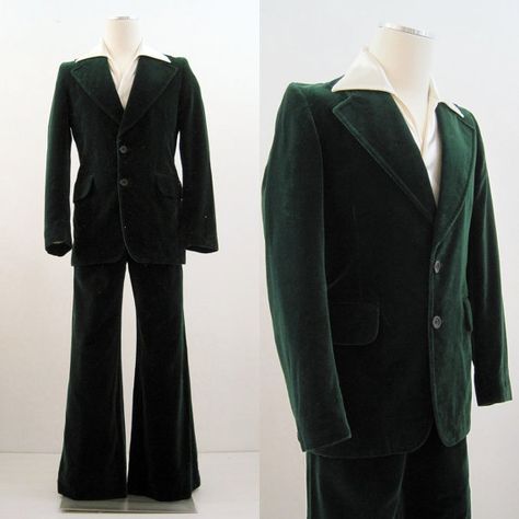 70s 80s Suit Vintage Men's Green Velvet Jacket & Wide Leg Pants Holiday S. $250.00, via Etsy. Velvet Prom Suit, 70s Fashion Men, 70s Mens Fashion, 80s Suit, Green Velvet Jacket, Retro Suits, Vintage Menswear, Suit Vintage, Vintage Man