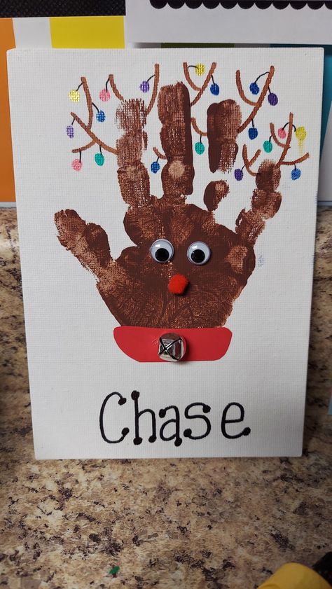 Rudolph Hand Print, Young Toddler Christmas Crafts, December Daycare Crafts, Small Canvas Christmas Crafts For Kids, Holiday Arts And Crafts For Toddlers, Christmas Crafts On Canvas, Easy Christmas Art For Toddlers, Kids Canvas Art Ideas Christmas, Gingerbread Handprint Art