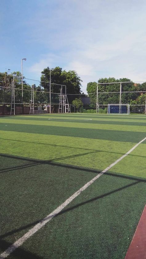 Football Turf Snap, Football Court, Football Turf, Futsal Court, Soccer Pitch, Manchester United Old Trafford, Workout Pics, Jeddah Saudi Arabia, Soccer Practice