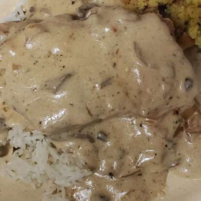 Smothered Pork Chops Cream Of Mushroom, Mushroom Gravy Pork Chops, Cream Of Mushroom Pork Chops, Sour Cream Pork Chops, Mushroom Soup Pork Chops, Garlic Mushroom Sauce, Mushroom Sauce Recipe, Pork Entrees, Cream Gravy