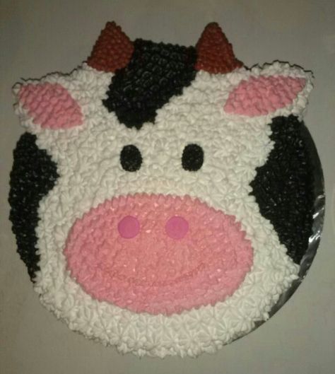 Sweet cow cake. Easy Cow Cake Ideas, Pig Sheet Cake, Easy Cow Cake, Cow Cake Ideas, Cow Birthday Cake, Cow Cupcakes, Cow Cake, Cow Birthday Parties, Sweet Cow