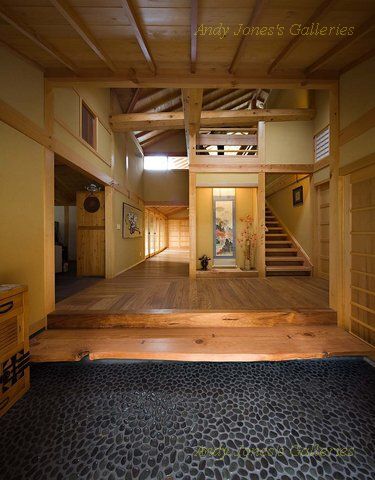 Japanese Mudroom, Genkan Entrance, Japanese Entryway, Japanese Inspired Home, Tatami Room, Japanese Home Design, Japanese Style House, Traditional Japanese House, Japanese Interiors