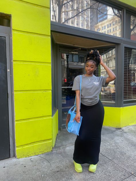 Cool Skirts Outfits, Cute Long Skirt Outfits Black Women, Long Cardigan Outfit With Skirt, Long Gray Skirt Outfit Black Women, Long Skirt Fashion Casual Street Styles, School Long Skirt Outfits, Black Long Skirt Outfit Black Women, Corporate Gowns For School, Long Skirts Outfit Black Women