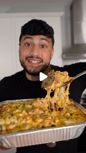 Ahmad Alzahabi on Instagram: "Birria Mac N Cheese 🫠" Birria Mac And Cheese, Ahmad Alzahabi, Family Dinner Night, Yummy Pasta, Mac Cheese Recipes, Baked Pasta, Smoked Gouda, Dinner Night, Tasty Pasta