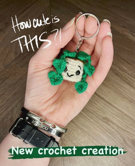 Check out this adorable mini string of hearts keychain i crocheted 🪴 💚 Which hanging or succulant plant should i crochet next? Comment your suggetions 👇🏼💬 #crochet #crochetplant #crochetaddict #plantlover #crochetsucculent #crochethangingplant #handmade #crochetplants #crochetcreations Crochet Succulent, String Of Hearts, Crochet Plant, Mini Plants, Crochet Creations, Heart Keychain, Crochet Keychain, Plant Pattern, Small Plants