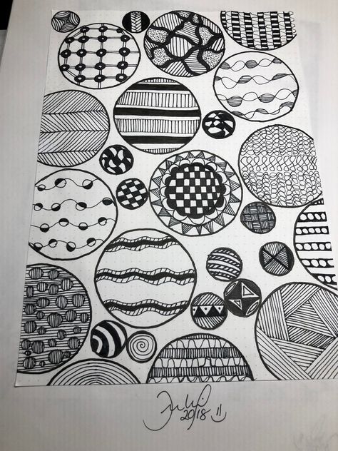 Circle Doodles, Easy Zentangle, Drawing Lines, Zen Doodle Patterns, Pattern Activities, Tangle Doodle, Uni Life, Doodles Zentangles, Hexagon Pattern