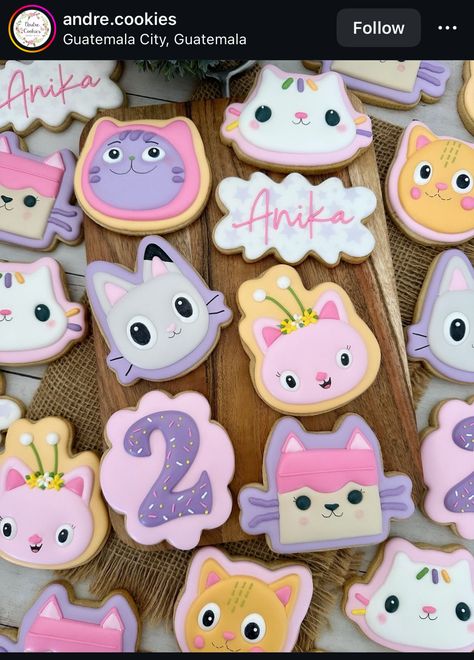 Birthday Biscuits Ideas, Gabby Cat Cookies, Gabbys Dollhouse Birthday Cookies, Gabby Dollhouse Cookies Decorated, Gabby Dollhouse Cookies, Birthday Biscuits, Cat Themed Birthday Party, Army's Birthday, Cat Cookies