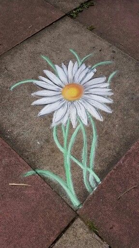 Driveway Chalk, Easy Chalk Drawings, Street Chalk Art, Fun Chalk Art, Sidewalk Paint, Summer Art Projects, Chalk Design, Sidewalk Chalk Art, Daisy Art